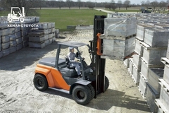 Xe nâng dầu 7 tấn 8FD70N