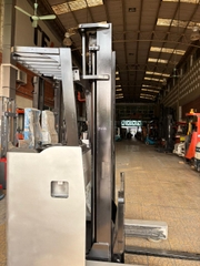 Xe nâng hàng, hiệu Nissan, động cơ điện, Model U01F15, Số khung R1G-18633, sx2011