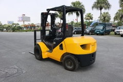 Xe nâng dầu 3 tấn Komatsu FD30T-17. Khung V3000, Sản xuất 2010. Mã D30KOD30.284