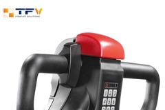 Xe nâng điện đứng lái BT Staxio SWE200