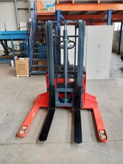 Xe nâng điện stacker 1.5T-2.0T