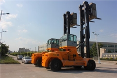 Xe nâng dầu SOCMA HNF-300H 30 tấn chính hãng