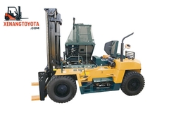 Xe nâng dầu 13.5 tấn Nhật Bản 4FD135