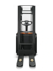 Xe nâng điện BT Staxio SWE120-140