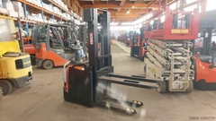 Xe nâng điện stacker BT Staxio SWE145-200
