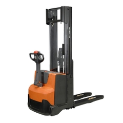 Xe nâng điện stacker cho pallet đóng  BT Staxio SWE140L