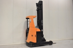 Xe nâng điện cũ Reach truck ngồi lái 2.0 tấn RRE200. Khung Triplex 8500mm.​​​ Sản xuất 2010.