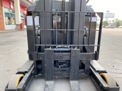 Xe nâng Reach truck 1.6 tấn BT RRE 160. Khung Triplex 9000mm. sx 2012. Mã XC.R16BTT90.00219