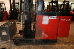 Xe nâng hàng,hiệu TOYOTA,động cơ điện,model 7FBR15,số khung 7FBR15-36292,sức nâng 1500kg .Năm sx 2011.Hàng đã qua sử dụng - XC.R15TOD30.00175