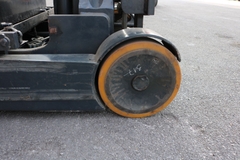 Xe nâng hàng,hiệu LINDE,động cơ điện, model R20-01 ,số khung H21120E02390, sức nâng 2000kg .Năm sx 2014 .Hàng đã qua sử dụng - XC.R20LIT975.00317