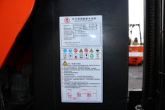 Xe nâng hàng,hiệu LINDE,động cơ điện, model R20-01 ,số khung H21120E02390, sức nâng 2000kg .Năm sx 2014 .Hàng đã qua sử dụng - XC.R20LIT975.00317