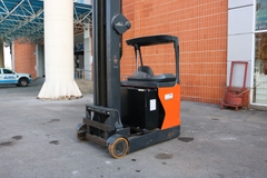 Xe nâng hàng,hiệu LINDE,động cơ điện, model R20-01 ,số khung H21120E02390, sức nâng 2000kg .Năm sx 2014 .Hàng đã qua sử dụng - XC.R20LIT975.00317