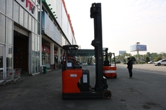 Xe nâng hàng,hiệu LINDE,động cơ điện, model R20-01 ,số khung H21120E02390, sức nâng 2000kg .Năm sx 2014 .Hàng đã qua sử dụng - XC.R20LIT975.00317