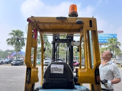 Xe nâng hàng,hiệu KOMATSU,động cơ dầu ,model FD30HT-12,số khung M151C-517242,sức nâng 3000 kg .Năm sx 1996 .Hàng đã qua sử dụng - XC.D30KOD30.00276