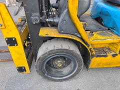 Xe nâng hàng,hiệu KOMATSU,động cơ dầu ,model FD30HT-12,số khung M151C-517242,sức nâng 3000 kg .Năm sx 1996 .Hàng đã qua sử dụng - XC.D30KOD30.00276