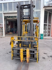 Xe nâng hàng,hiệu KOMATSU,động cơ dầu ,model FD30HT-12,số khung M151C-517242,sức nâng 3000 kg .Năm sx 1996 .Hàng đã qua sử dụng - XC.D30KOD30.00276