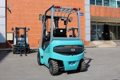 Xe nâng điện 2.5 tấn,hiệu Kion Baoli KBE25-01. Khung VFHM4700. Sản xuất 2022