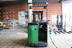 Xe nâng điện cũ Reach Truck Toyota 7FBRS15. Khung FSV4500. Sản xuất năm 2012