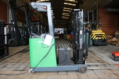 Xe nâng điện cũ Reach Truck Toyota 7FBRS15. Khung FSV4500. Sản xuất năm 2012