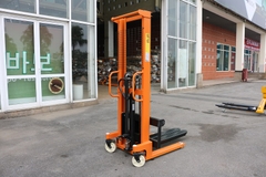Xe nâng tay cao hiệu Interlift-CTY2000-1.6, hàng mới 100%