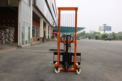 Xe nâng tay cao hiệu Interlift-CTY2000-1.6, hàng mới 100%
