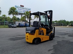 Xe nâng điện cũ Komatsu FB25-12, 2.5 tấn, nâng cao 4.5 m, sx 2013. Mã XC.B25KOS30.00286