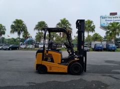 Xe nâng điện cũ Komatsu FB25-12, 2.5 tấn, nâng cao 4.5 m, sx 2013. Mã XC.B25KOS30.00286