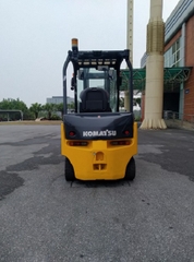 Xe nâng điện cũ Komatsu FB25-12, 2.5 tấn, nâng cao 4.5 m, sx 2013. Mã XC.B25KOS30.00286