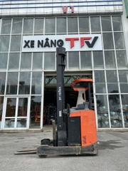 Xe nâng điện cũ Reach truck 2 tấn hiệu BT RRE 200. Khung Triplex 8500mm. Sx 2010. Mã XC.R20BTT85.00583
