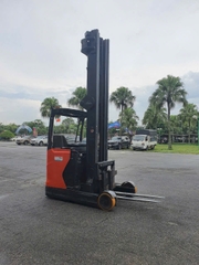 Xe nâng điện cũ Reach truck ngồi lái 2 tấn R 20-01 Linde. Khung Triplex 9600mm.​​​ Sản xuất 2014. Mã XC.R20LIT975.00317