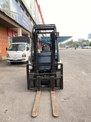 Xe nâng điện cũ ngồi lái 2.5 tấn Toyota 7FB25, nâng cao 3m, sx 2005. Mã XC.B25TOS30.00555