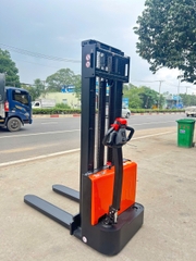 Xe nâng điện stacker 1.5 tấn Interlift EST152. Nâng cao 3m. Sx 2024. Mã XM.S15EPS30.00724