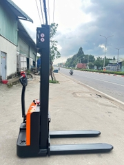 Xe nâng điện stacker 1.5 tấn Interlift EST152. Nâng cao 3m. Sx 2024. Mã XM.S15EPS30.00724