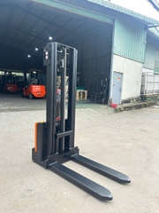 Xe nâng điện stacker 1.5 tấn Interlift EST152. Nâng cao 3m. Sx 2024. Mã XM.S15EPS30.00724