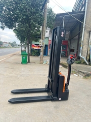 Xe nâng điện stacker 1.5 tấn Interlift EST152. Nâng cao 3m. Sx 2024. Mã XM.S15EPS30.00724