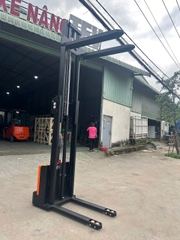 Xe nâng điện stacker 1.5 tấn Interlift EST152. Nâng cao 3m. Sx 2024. Mã XM.S15EPS30.00724