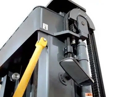 Xe nâng VNA ngồi lái Interlift OPD15 1.5 tấn