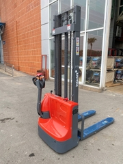 Xe nâng điện stacker 1.2 tấn Interlift CL1235J. Nâng cao 3.5m. Sx 2024. Mới 100%. Mã XM.S12IND35.00797