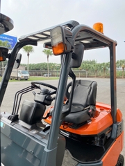 Xe nâng điện cũ ngồi lái 2.5 tấn Toyota 7FBH25, nâng cao 4.5m, sx 2014. Mã XC.B25TOD45.00764