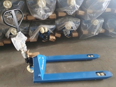 Xe nâng tay 2.0 tấn giá rẻ hiệu Interlift phiên bản Pro, tiêu chuẩn châu Âu