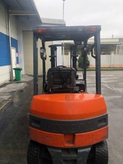 Cho thuê xe nâng điện cũ ngồi lái 2 tấn Toyota 7FB20, nâng cao 3 m, sx 2016. Mã XC.B20TOS30.00517