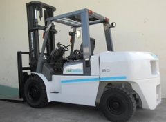 XE NÂNG 05 TẤN UNICARRIERS - Model 1F5 - 2018