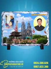 in hình lên đá nhà thờ Trà Vy Thái Bình