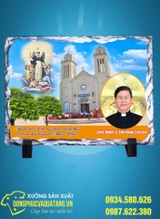 in hình lên đá nhà thờ giáo xứ Thân Thượng