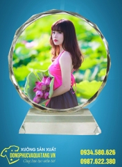 in ảnh pha lê mặt nguyệt kỷ niệm
