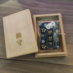 Túi omamori và hộp gỗ ý nghĩa Tình Yêu