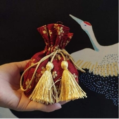 Túi quà xinh xắn có dây rút họa tiết sóng Sakura vải nhũ kim