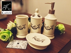 LITTLE ANGLE Bộ sứ nhà tắm 4 món 2161