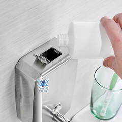 Hộp đựng nước rửa tay treo tường SafeVN 7108