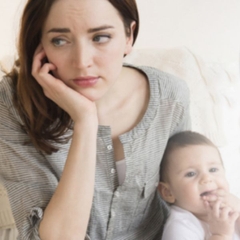 Nguyên Nhân Rụng Tóc Nhiều Sau Sinh Ở Nữ Giới và Cách Khắc Phục Hiệu Quả